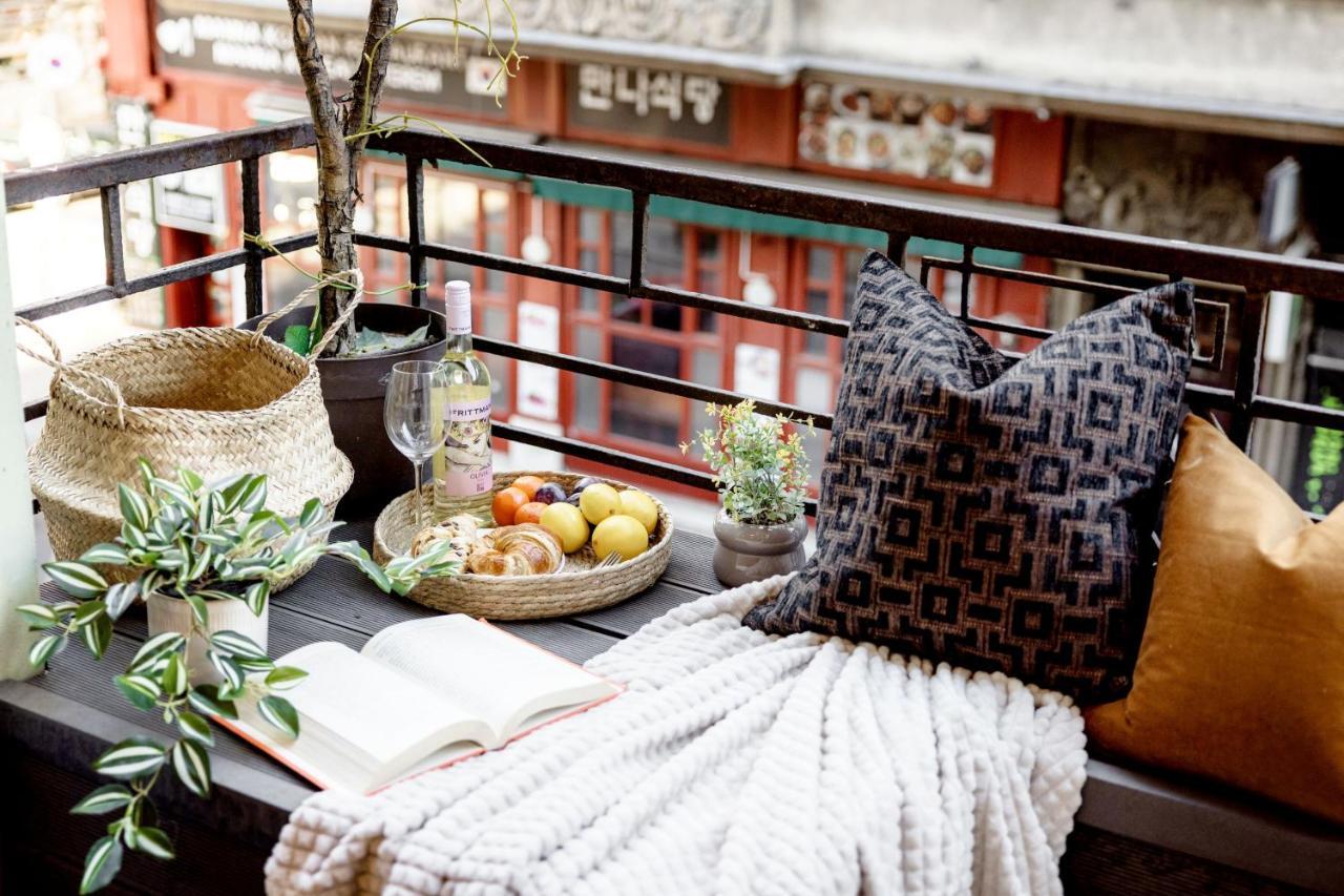 Chill On The Screened Balcony-Budapest Most Historic Landmarks Kültér fotó